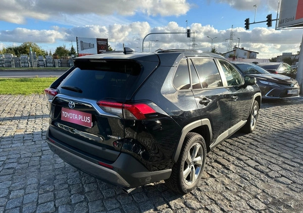 Toyota RAV4 cena 137900 przebieg: 114400, rok produkcji 2019 z Obrzycko małe 326